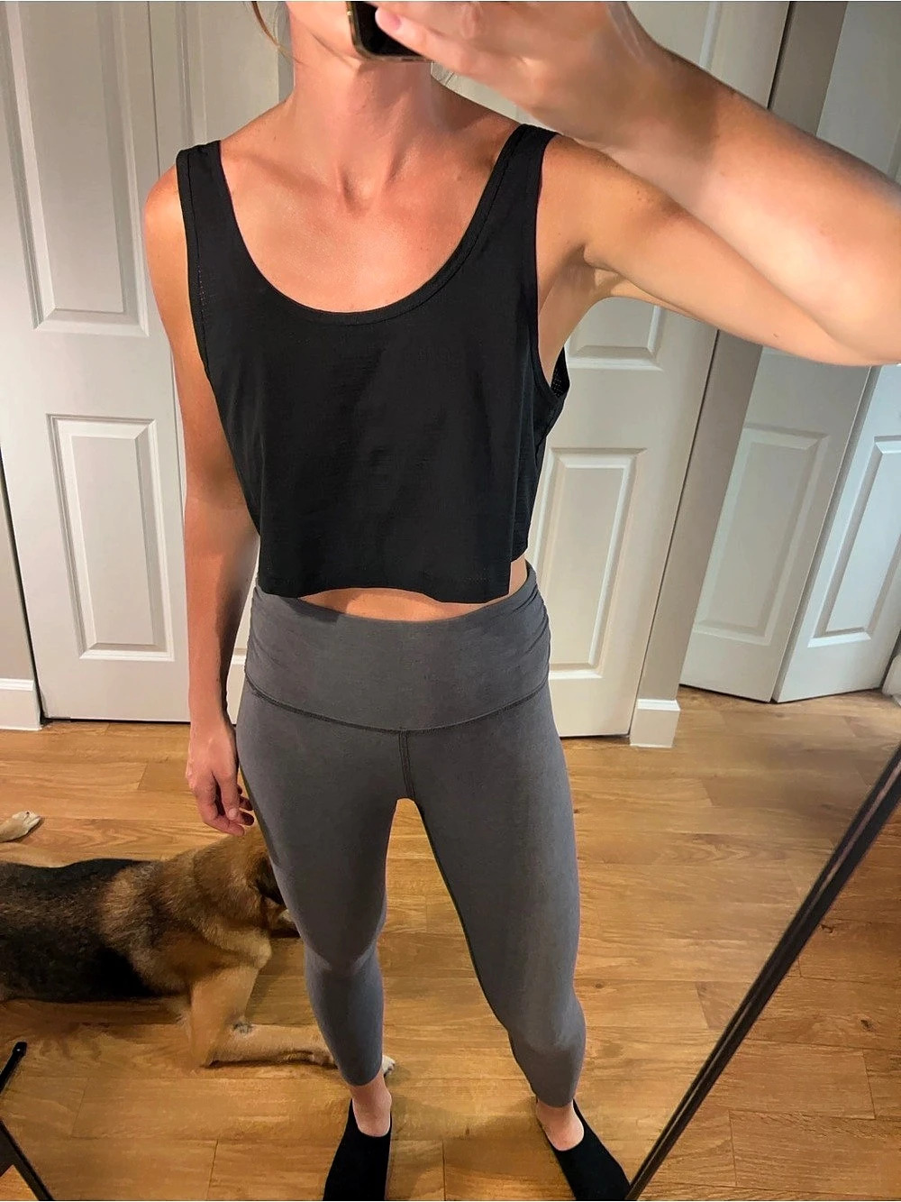 Alo Women's Black Crop Tank Like New